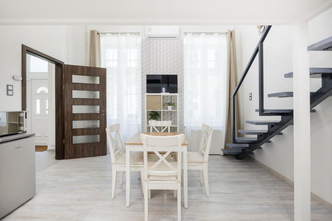 Mirror Apartments Budapest Luaran gambar
