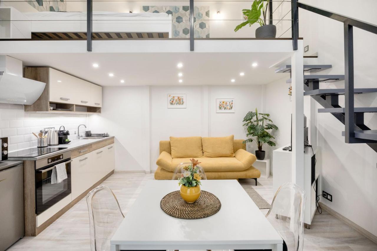 Mirror Apartments Budapest Luaran gambar